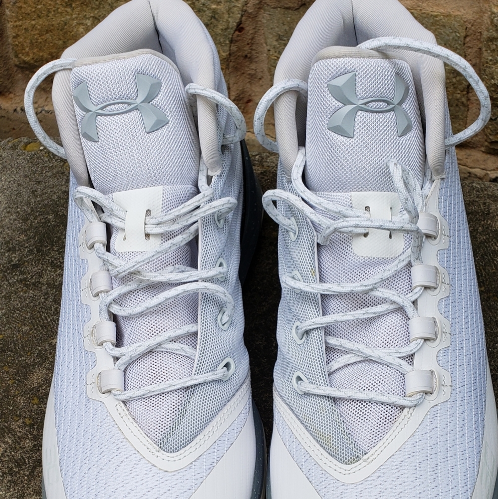 Under Armour Sneakers